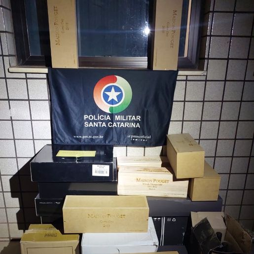 Carga de vinhos ilegais é apreendida em Dionísio Cerqueira