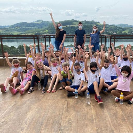 Alunos da Escola de Santo Antônio visitam Rádio Itapiranga