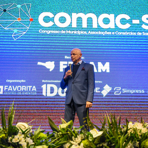 Comitiva da região participa de congresso na capital estadual