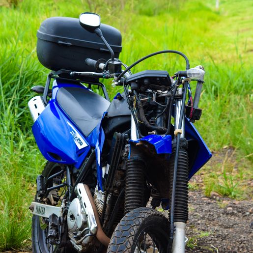 Motociclista sofre ferimentos em colisão com caminhão na BR-282