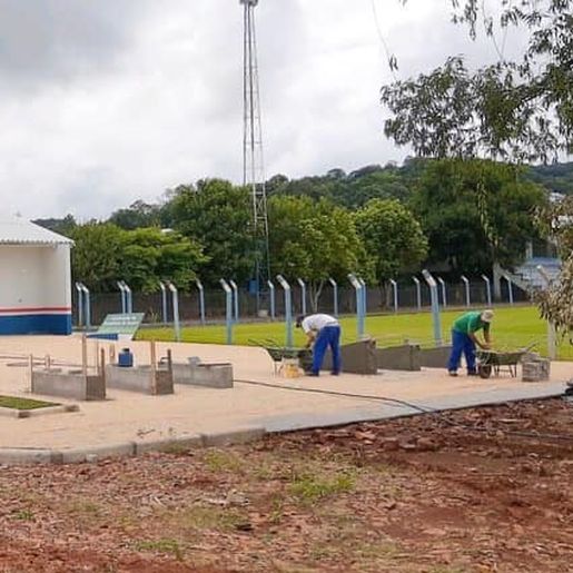 Prefeitura de Guaraciaba finaliza academia no estádio municipal