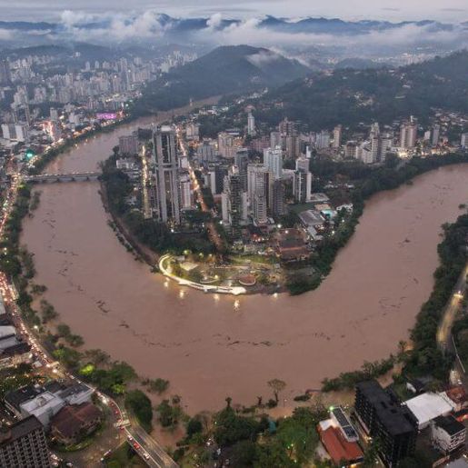 Mais de 70 cidades foram afetadas pelas chuvas e 28 decretaram emergência em SC