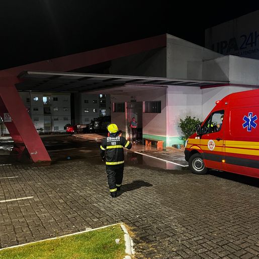 Atendimento na UPA 24h está suspenso por conta do alagamento