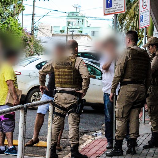 PM de folga evita esfaqueamento no centro de São Miguel do Oeste