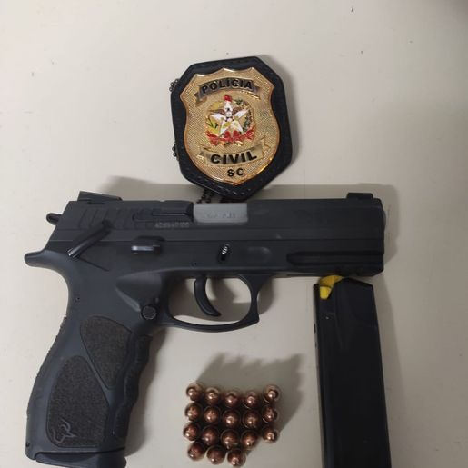 Ação policial em São Bernardino apreende arma usada em crime de ameaça e disparos