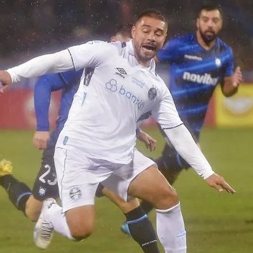 Grêmio vence Huachipato e garante classificação para as oitavas da Libertadores