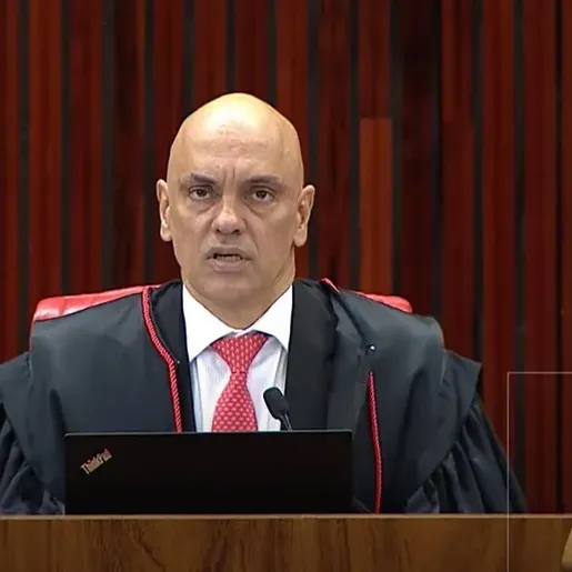 Moraes decide afastar o governador Ibaneis Rocha, do Distrito Federal, por 90 dias