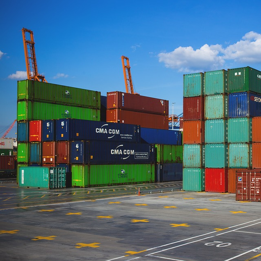 No primeiro semestre, movimentação de cargas portuárias cai 3,3%