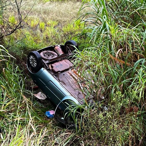Veículo que saiu da pista e capotou na SC-492 era furtado