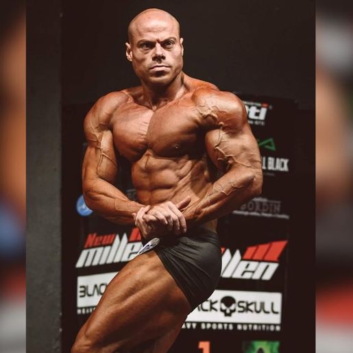 ‘Ele dizia estar solteiro’, revela amiga de fisiculturista morto a facadas em SC