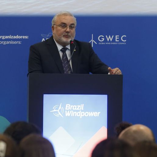 Petrobras quer explorar energia eólica em áreas marítimas