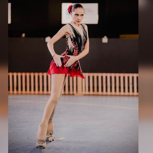 Patinadora de São Miguel do Oeste conquista bronze em estreia nacional