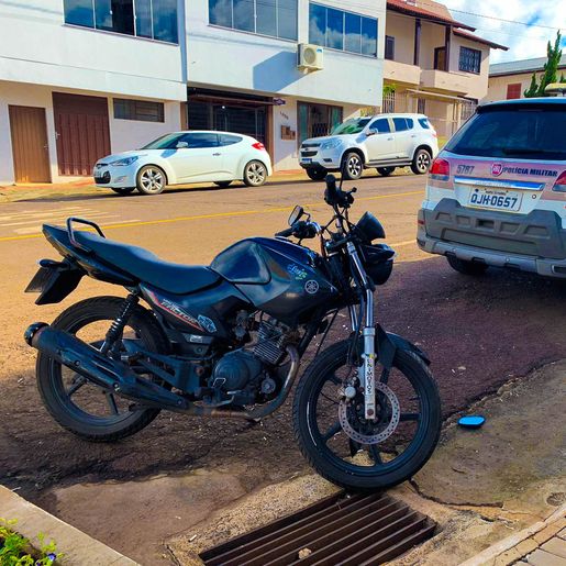 Colisão entre moto e camionete deixa mulher ferida em SMOeste