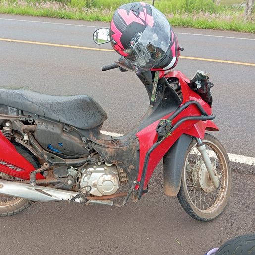 Motociclista fica ferida em queda na SC-160, em Campo Erê