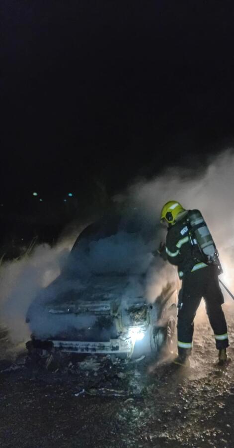 Incêndio destrói parcialmente veículo no interior de Iporã do Oeste