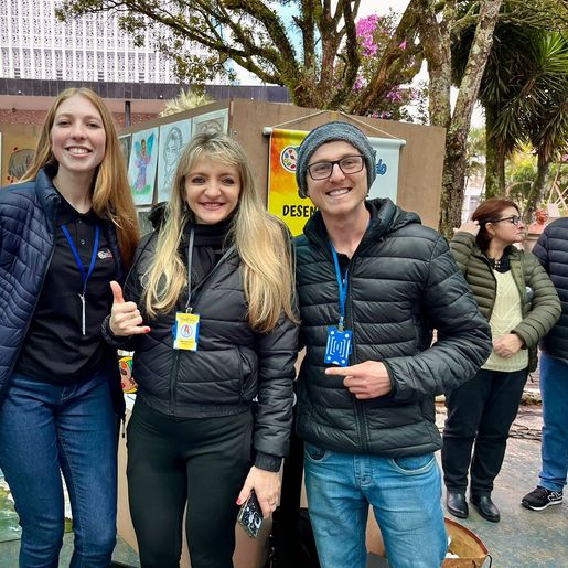 Solidariedade e diversão marcam o Dia C de Cooperar na Praça Walmir Bottaro Daniel