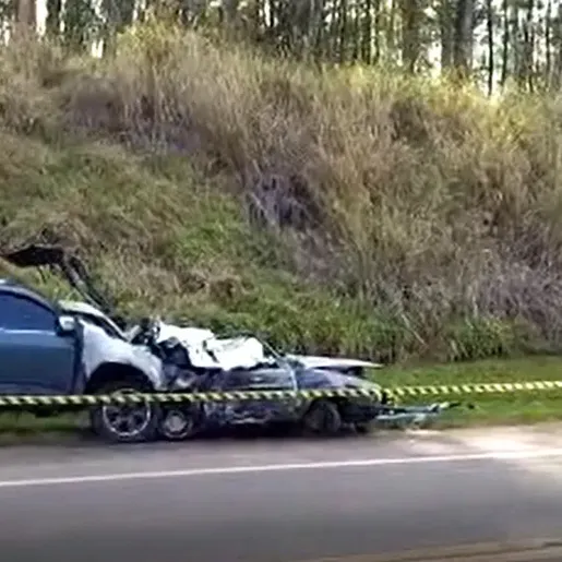 Colisão entre dois carros deixa 6 mortos no interior de SP