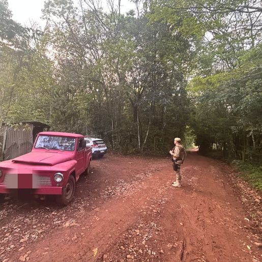 PM recupera caminhonete furtada e prende suspeito em SMOeste