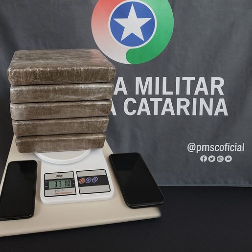 PM apreende 3,3 kg de maconha e prende jovem de 20 anos em SJCedro