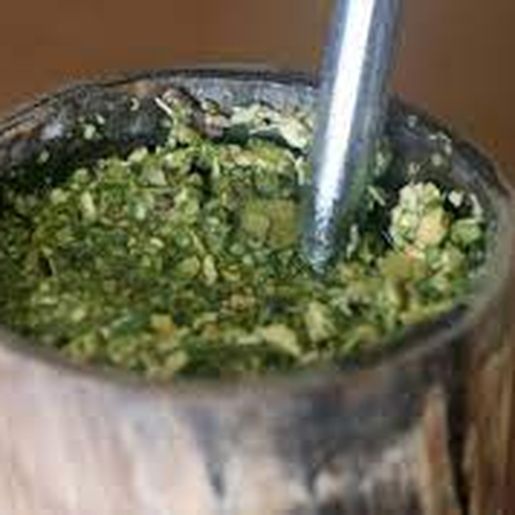 Mulher derruba erva na roupa do namorado e acaba agredida em Barra Bonita