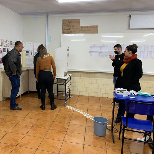 Urna do colégio La Salle Peperi apresenta problemas em SMOeste