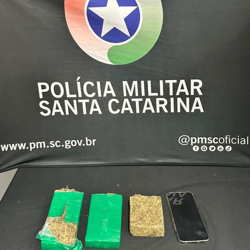 Jovens são presos com 1 kg de maconha em abordagem da PM na BR-163