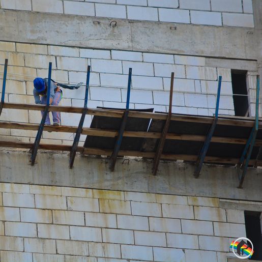 Desempenho da pequena indústria melhora; matéria-prima preocupa