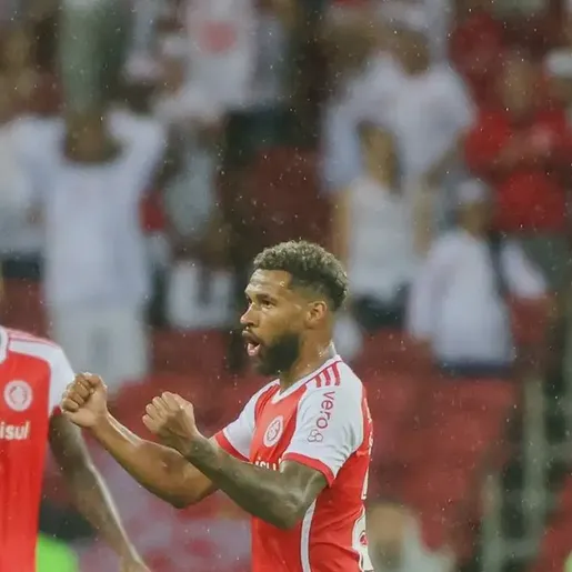 Inter abre Brasileirão com vitória de virada sobre o Bahia por 2 a 1