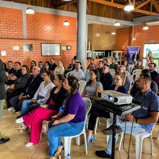 Café com Empresários fala sobre o fornecimento de produtos para as forças armadas
