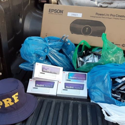 Produtos eletrônicos importados ilegalmente são apreendidos na BR 282 em Pinhalzinho