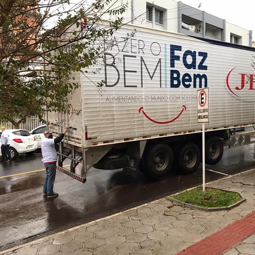 JBS entrega Equipamentos de Proteção Individual ao Município