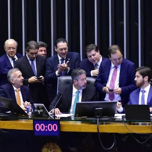 Câmara aprova reforma tributária; o que muda e como votou a bancada de SC