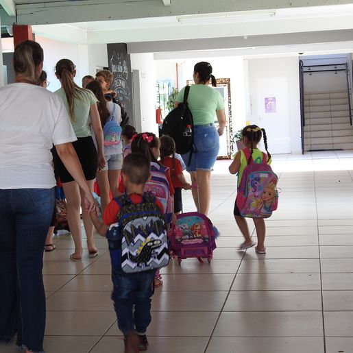 Cerca de 5 mil alunos iniciam ano letivo na rede municipal de SMO