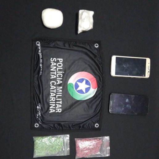 Passageiro de ônibus que vinha do RS é preso com drogas em SMOeste