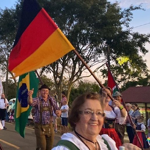 43ª Oktoberfest: Abertura em Lª Becker reúne mais de quatro mil pessoas