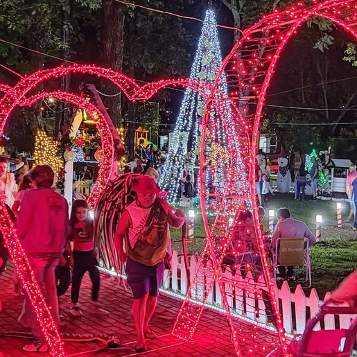 Grande público prestigia acendimento das Luzes de Natal em São José do Cedro