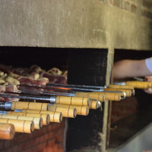 Igreja matriz São Miguel Arcanjo organiza churrasco delivery no mês que vem