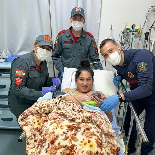 Bebê nasce em casa com ajuda dos bombeiros em São José do Cedro
