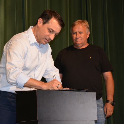 Projeto de recuperação da SC-305 é anunciado durante visita do governador na região