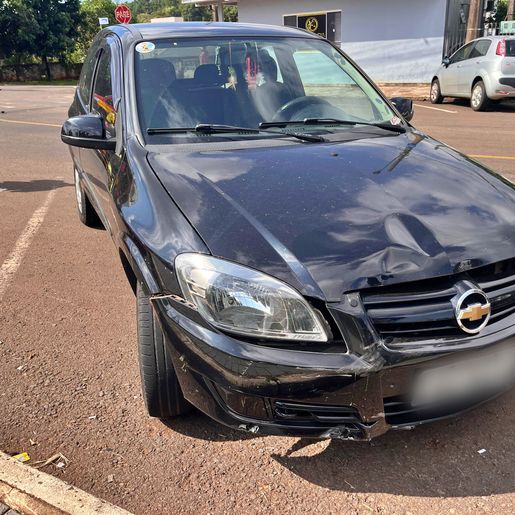 Homem fica ferido após se envolver em acidente no centro de SMOeste