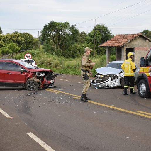 Acidente deixa duas mulheres feridas na SC 492