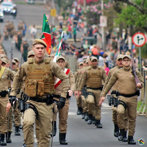 Desfile Militar marca o Dia da Independência em São Miguel do Oeste