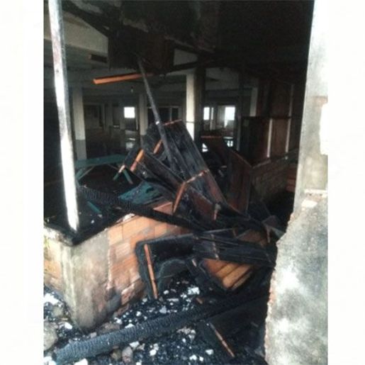 Centro Comunitário é destruído em incêndio