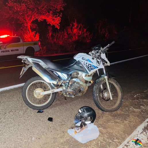 Motociclista fica gravemente ferido ao colidir em caminhão na SC 163, em Itapiranga