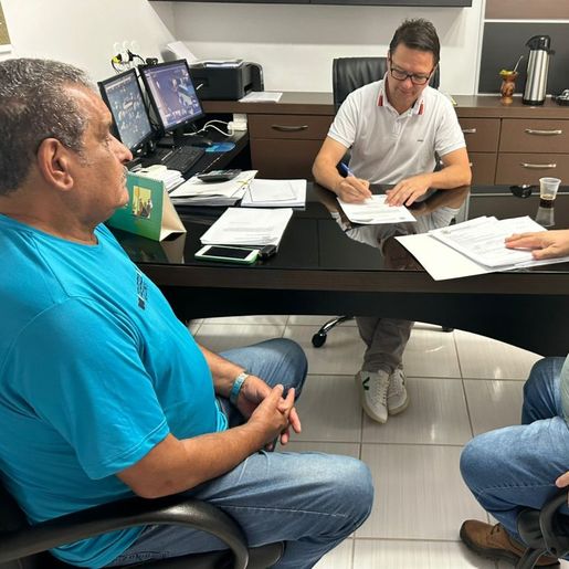 Belmonte anuncia construção de 5 casas populares com recursos próprios