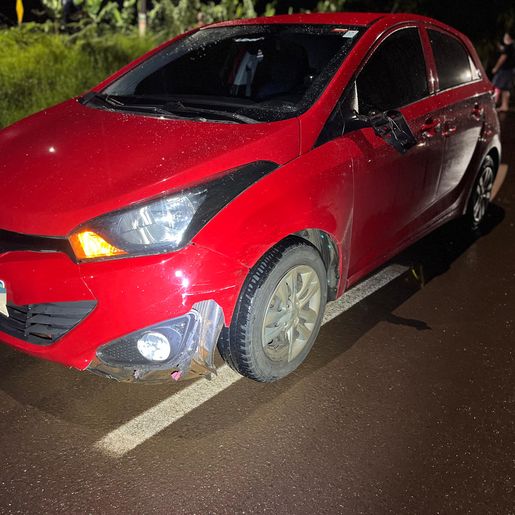 Colisão entre carro e moto deixa jovem ferido em SMOeste