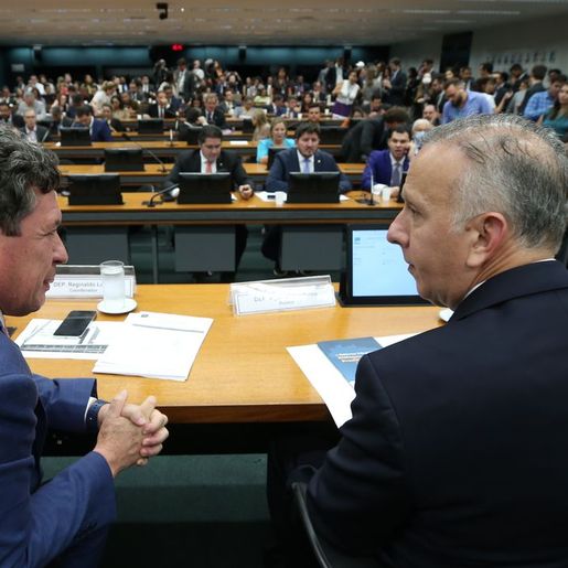 Câmara aprova texto da reforma tributária em 2º turno