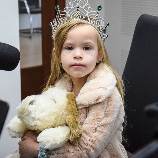 Peperi recebe Mini Miss Brasil 2022 de São Miguel do Oeste; ouça