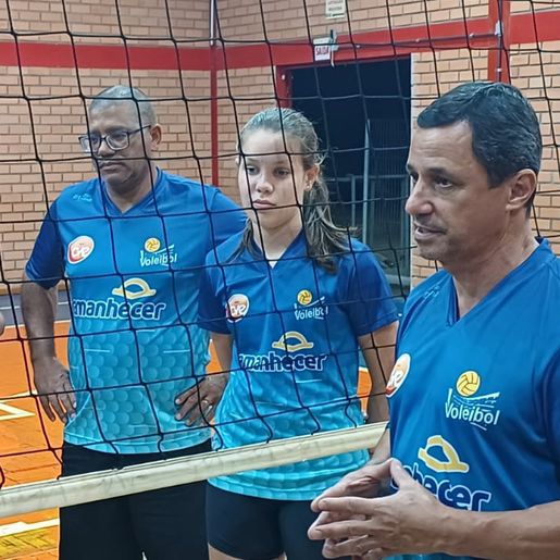 Escolinha de vôlei da CVE fecha 2024 com recorde de alunas e planos de expansão