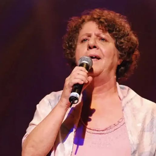 Morre a cantora e compositora Cristina Buarque